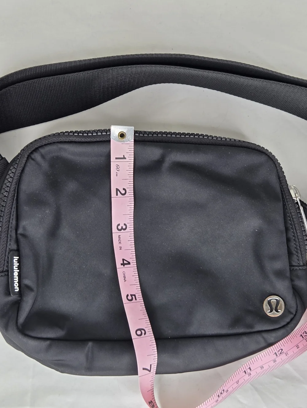 lululemon athletica OS Everywhere Belt Bag In Black Aprox 8"x6" Inch - Picture 10 of 11